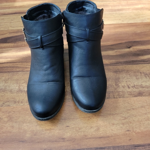 TOP MODA Black Double buckle Booties Size 7.5 - Picture 4 of 7